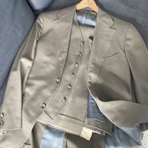 Vintage custom Brooks Brothers 3 piece suite from 1970s. Tan